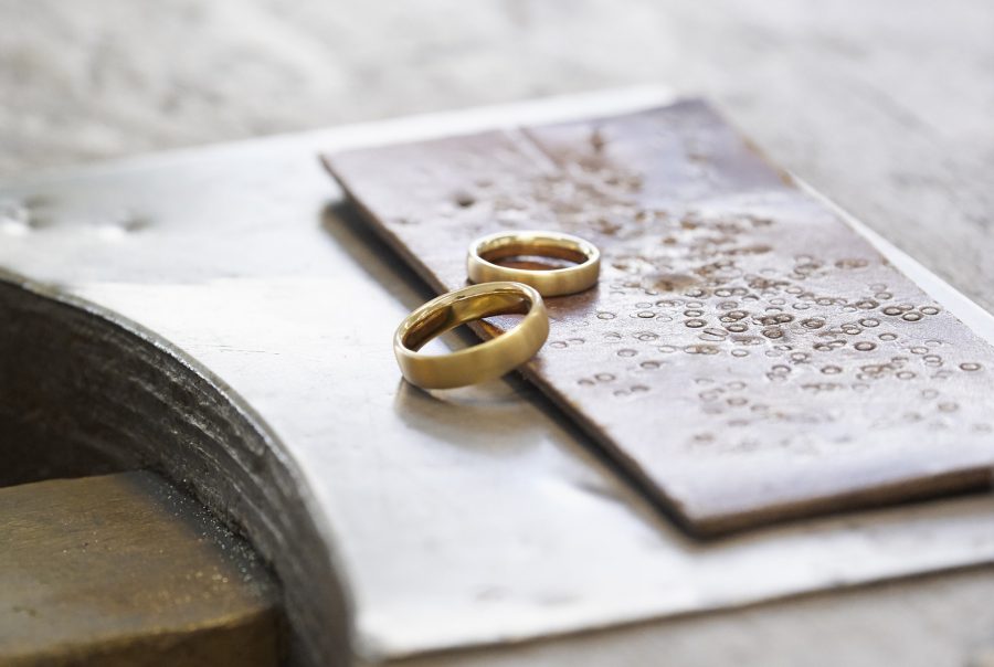 Trauringe im Atelier von Astrid Eckert | Goldschmiedekurs Hamburg